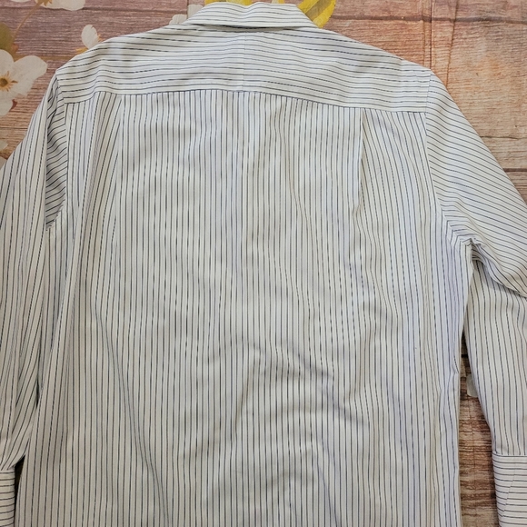 JoS. A. Bank signature collection wrinkle free shirt - Picture 9 of 11